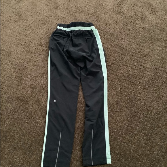 3 lululemom pants in excellent condition - Picture 2 of 8